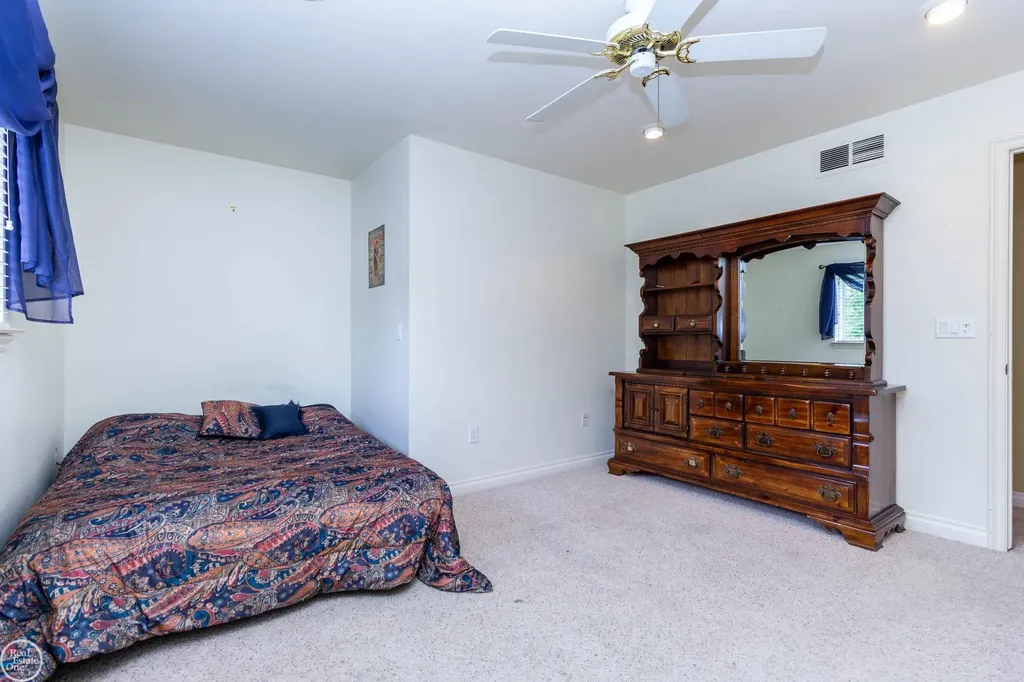 39745 Sylvia Street Harrison Charter Township MI 48045