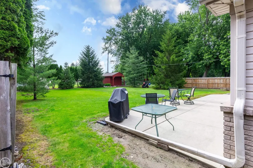 39745 Sylvia Street Harrison Charter Township MI 48045