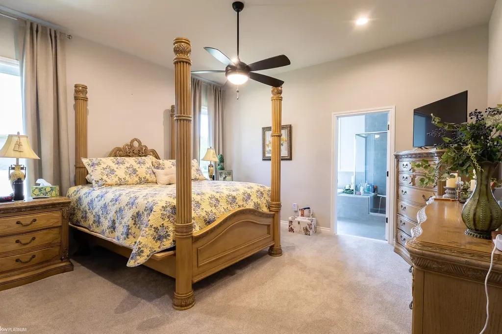 53130 Westwood Park Drive Shelby Charter Township MI 48316