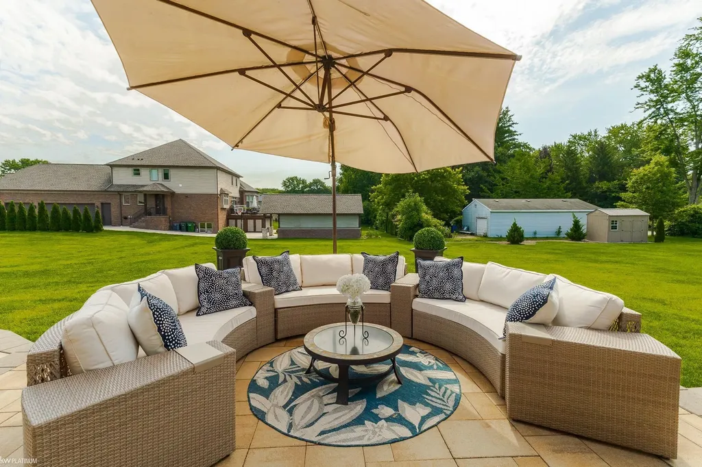 53130 Westwood Park Drive Shelby Charter Township MI 48316