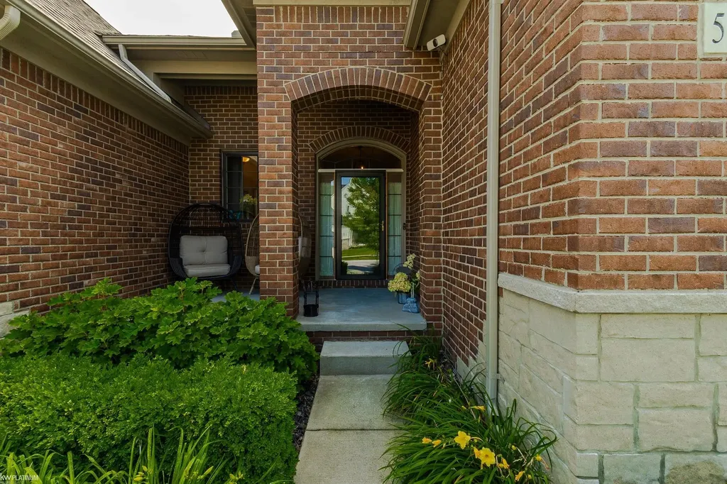 53130 Westwood Park Drive Shelby Charter Township MI 48316