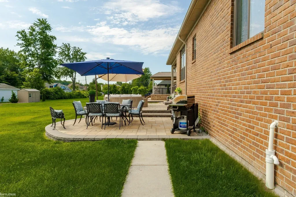 53130 Westwood Park Drive Shelby Charter Township MI 48316