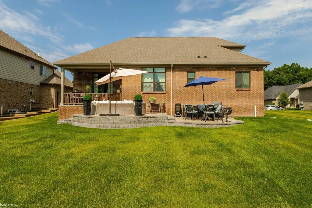 53130 Westwood Park Drive Shelby Charter Township MI 48316