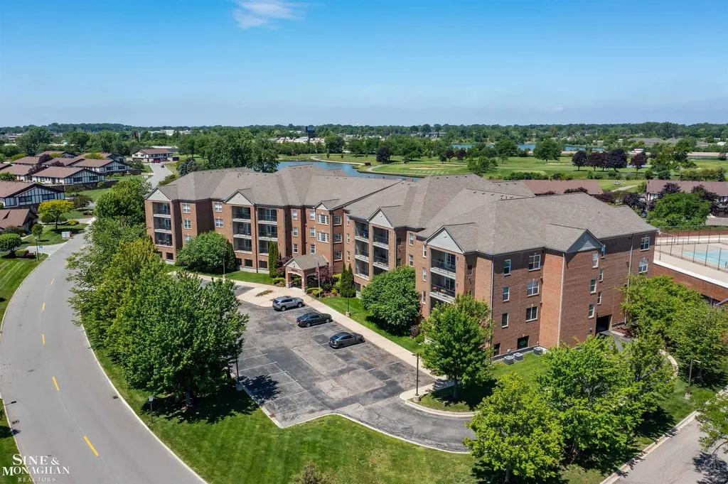 2210 Country Club Drive St. Clair Shores City MI 48082