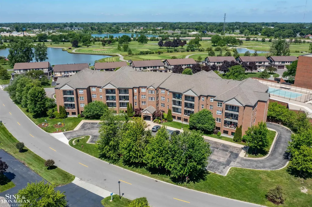 2210 Country Club Drive St. Clair Shores City MI 48082