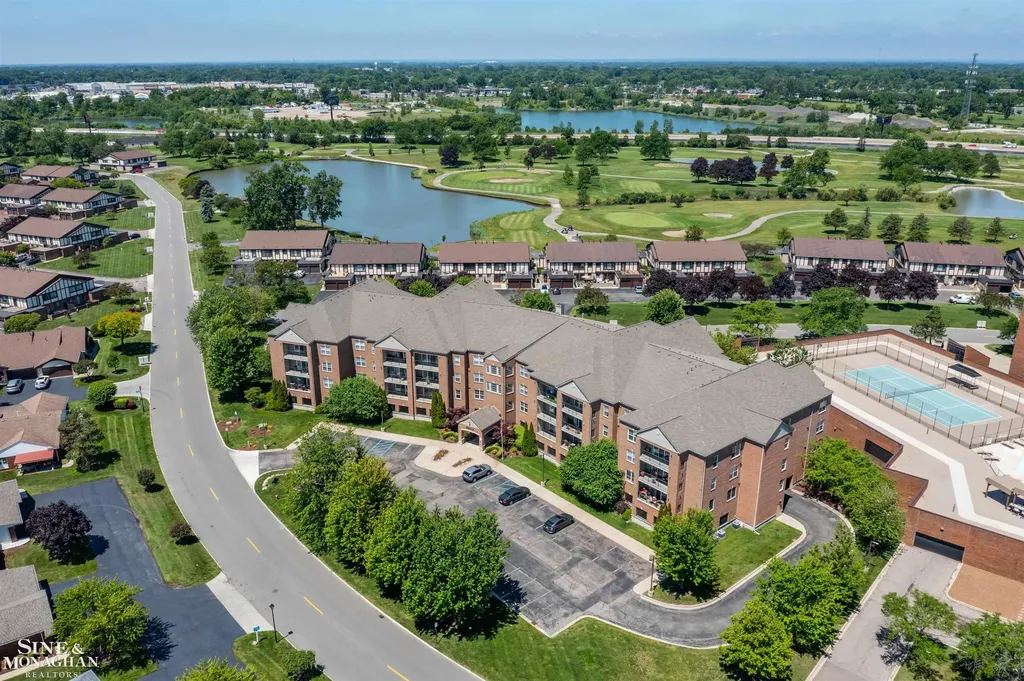 2210 Country Club Drive St. Clair Shores City MI 48082