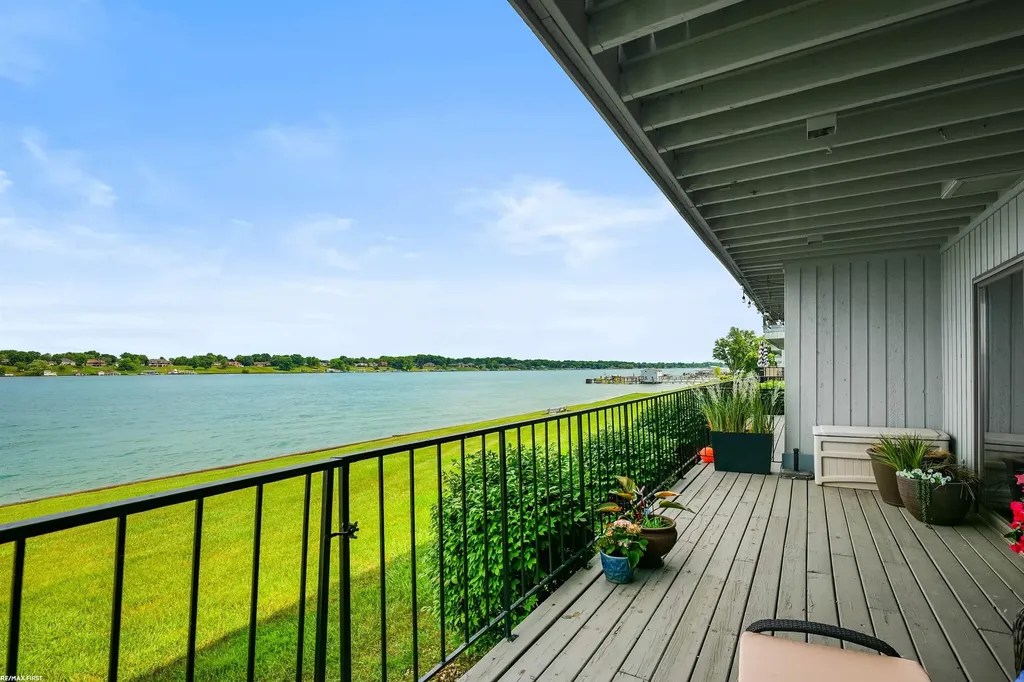 1715 River Road St. Clair Township MI 48079