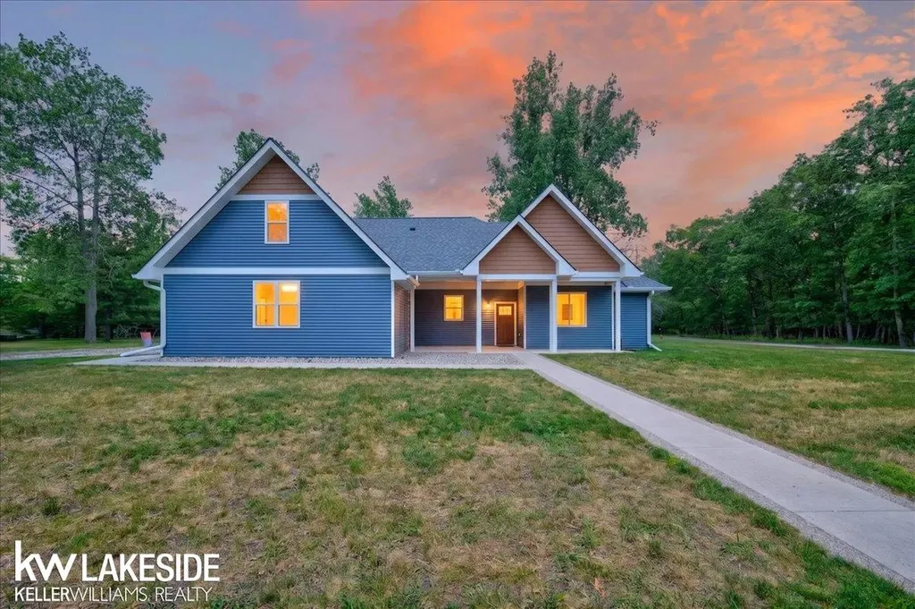 9790 N. Island View Caseville Township MI 48755