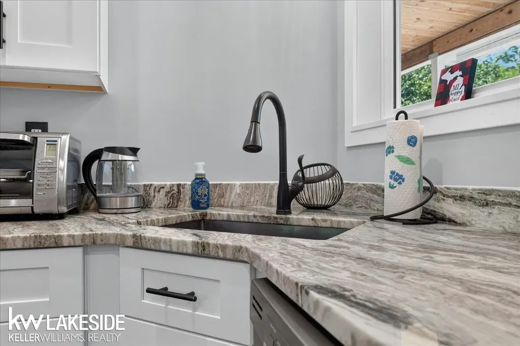9790 N. Island View Caseville Township MI 48755
