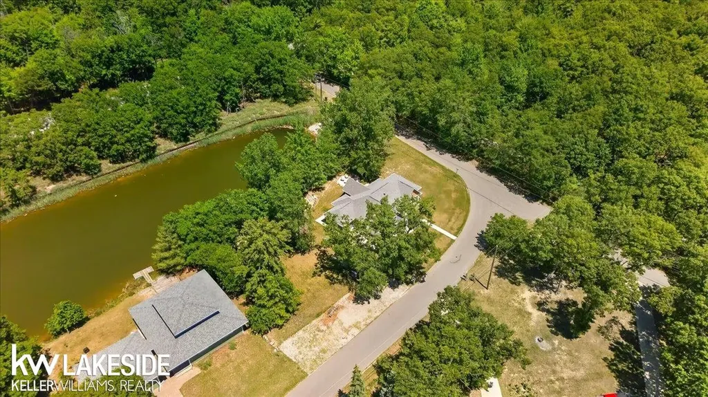 9790 N. Island View Caseville Township MI 48755