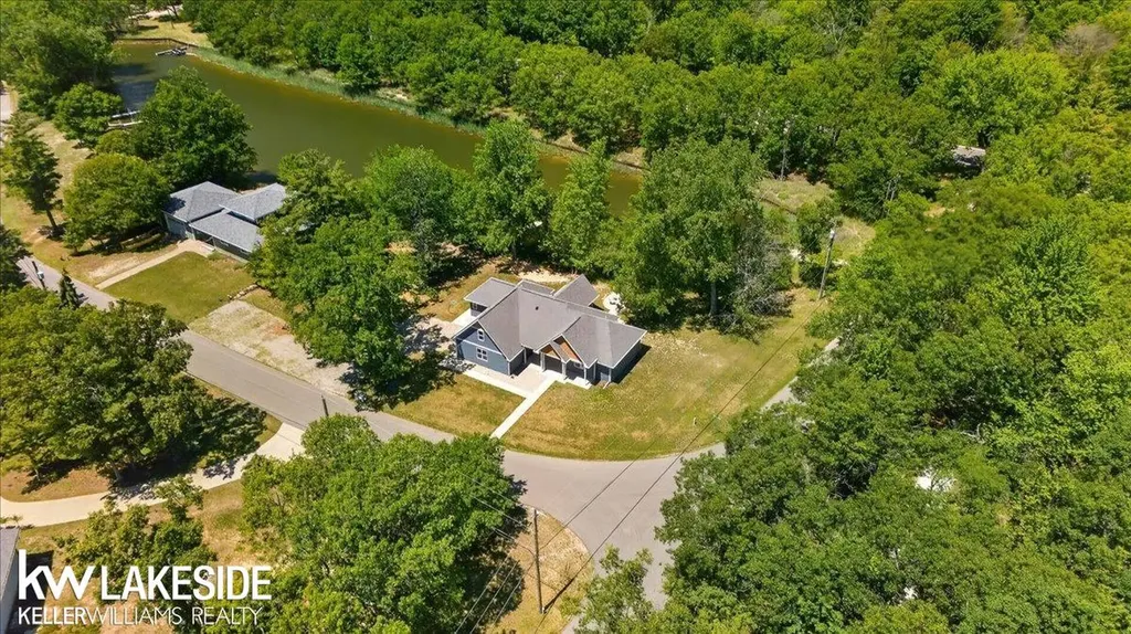 9790 N. Island View Caseville Township MI 48755