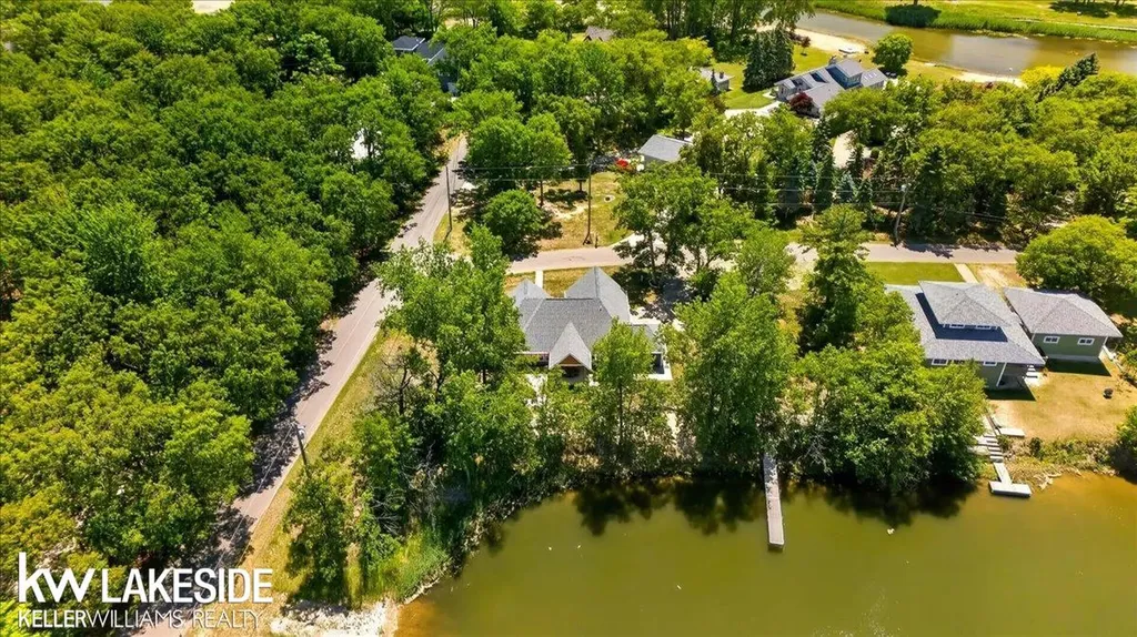 9790 N. Island View Caseville Township MI 48755