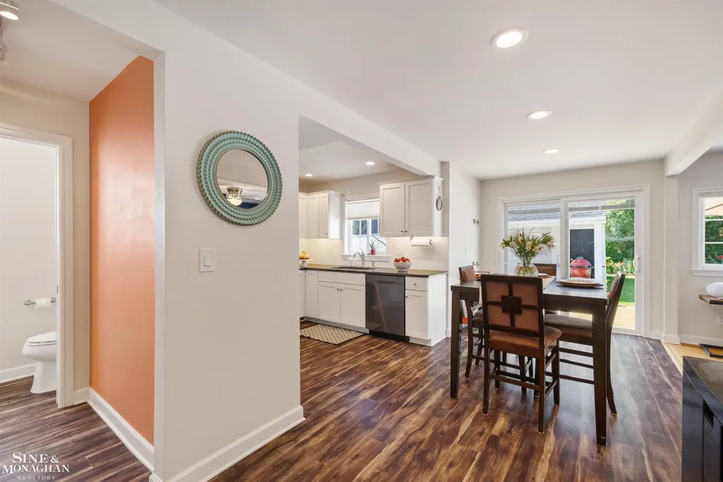 407 Lothrop Road Grosse Pointe Farms City MI 48236