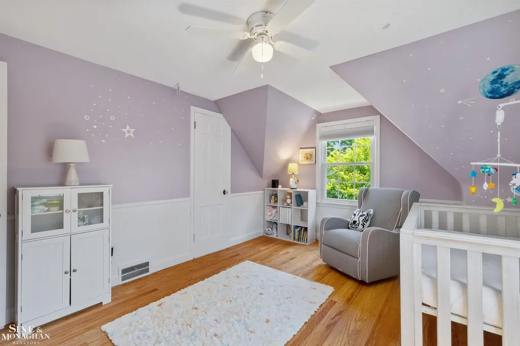 407 Lothrop Road Grosse Pointe Farms City MI 48236