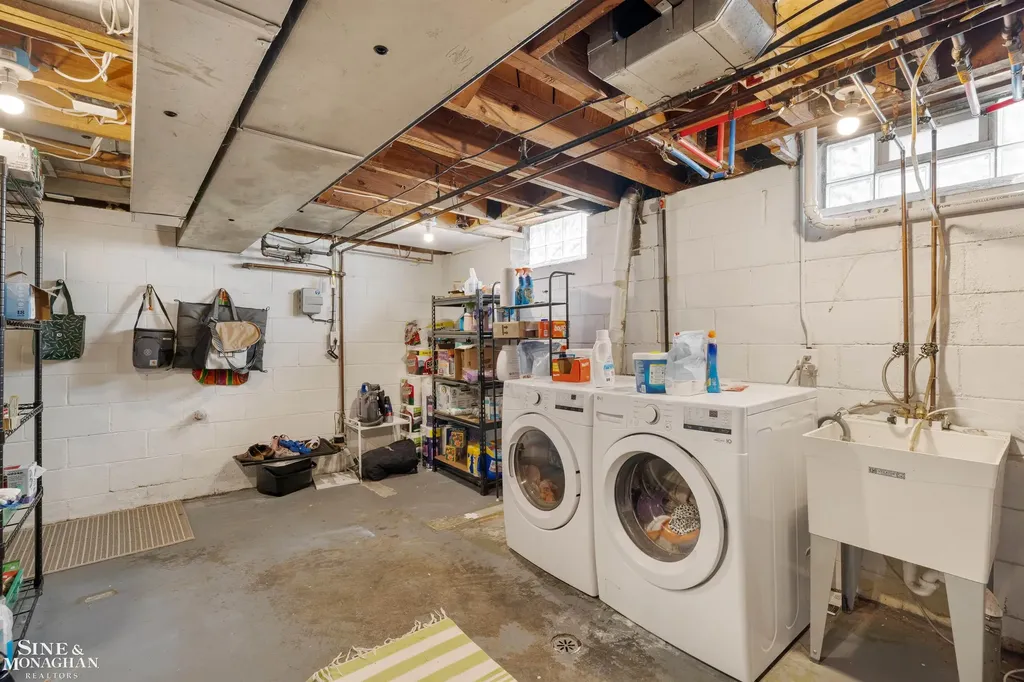 407 Lothrop Road Grosse Pointe Farms City MI 48236