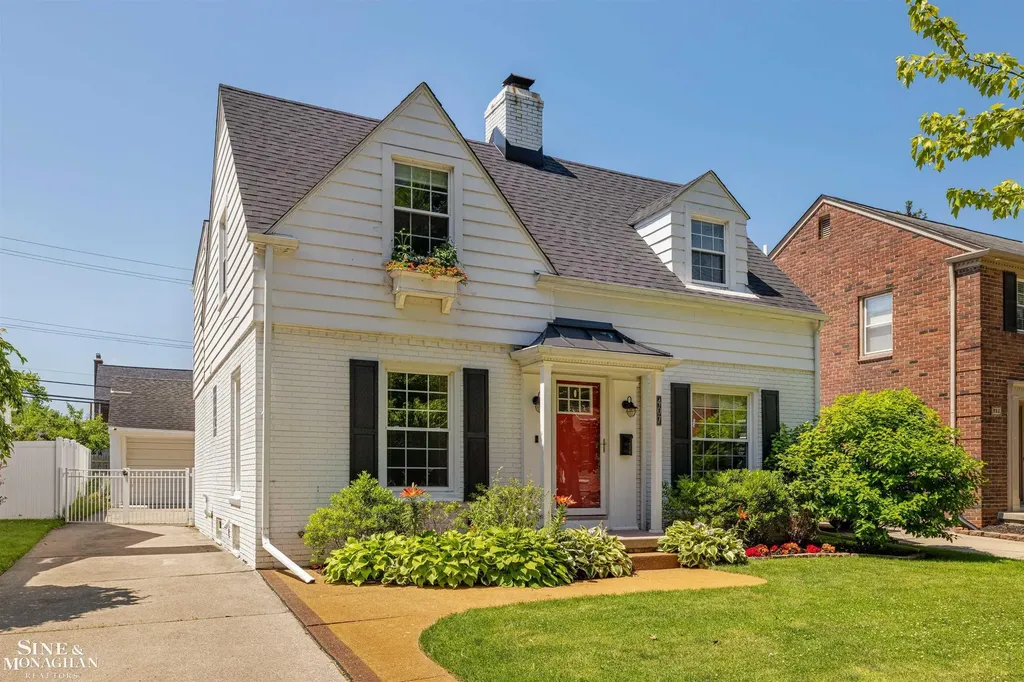 407 Lothrop Road Grosse Pointe Farms City MI 48236