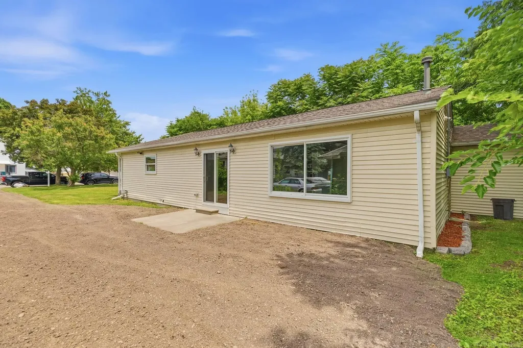 44 Fessenden Street Mt. Clemens City MI 48043