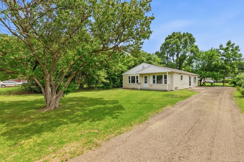 44 Fessenden Street Mt. Clemens City MI 48043
