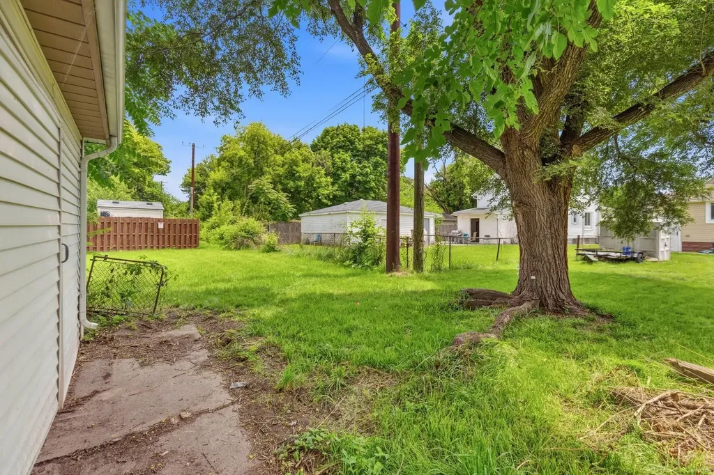 44 Fessenden Street Mt. Clemens City MI 48043
