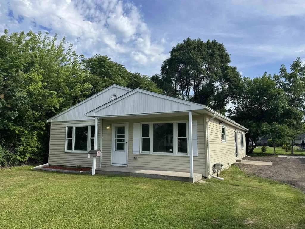 44 Fessenden Street Mt. Clemens City MI 48043