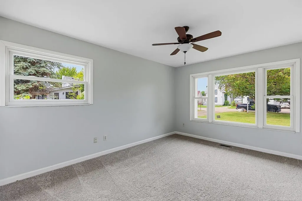 44 Fessenden Street Mt. Clemens City MI 48043