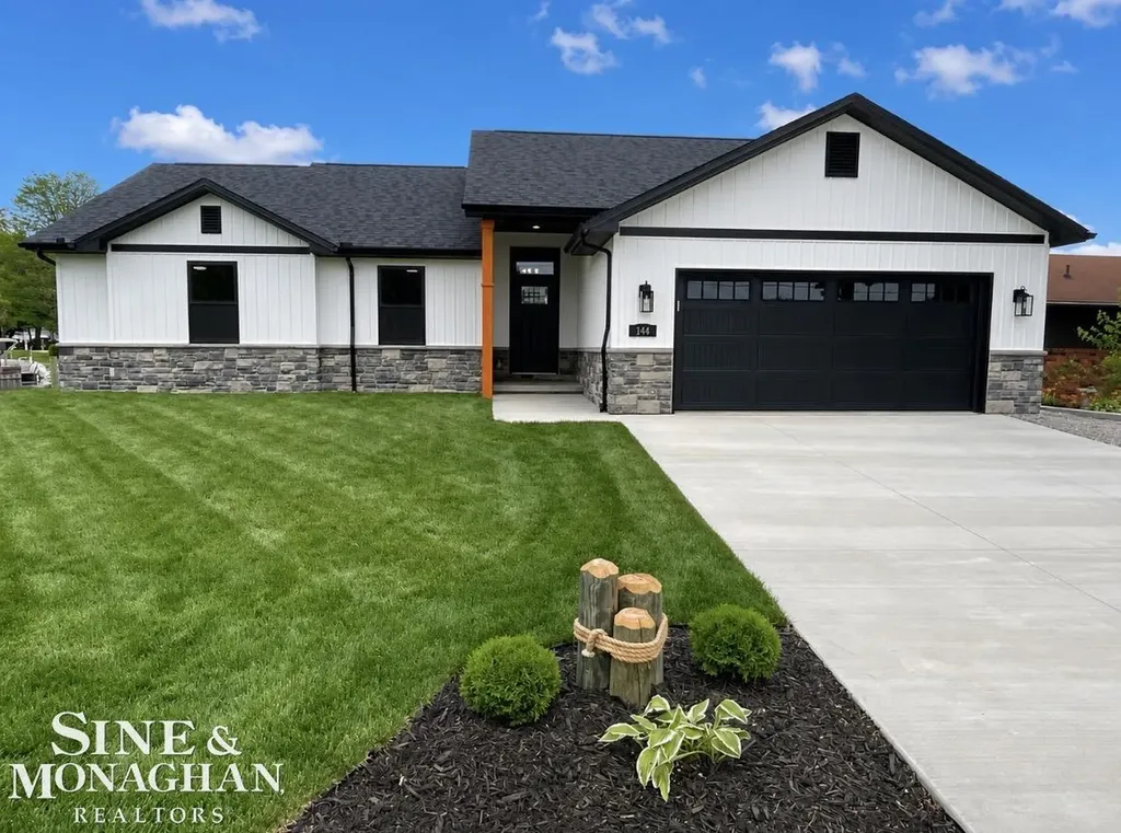 144 Channelsyde Drive Algonac City MI 48001
