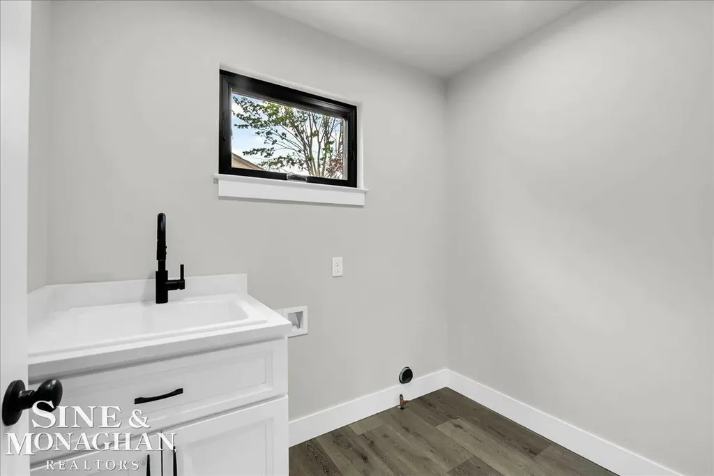 144 Channelsyde Drive Algonac City MI 48001