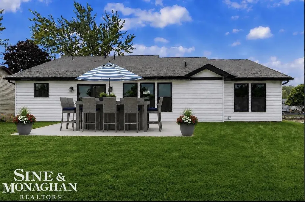 144 Channelsyde Drive Algonac City MI 48001