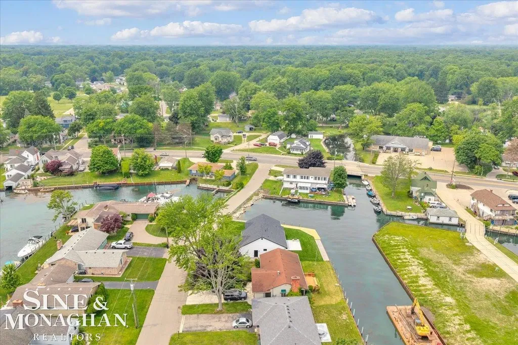 144 Channelsyde Drive Algonac City MI 48001