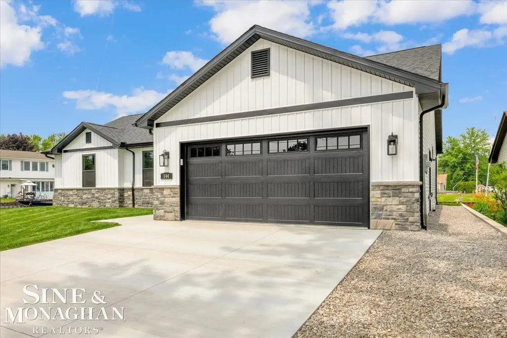 144 Channelsyde Drive Algonac City MI 48001