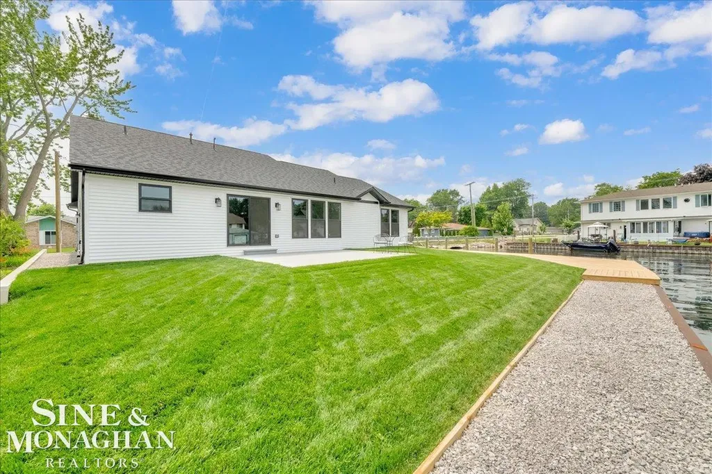 144 Channelsyde Drive Algonac City MI 48001