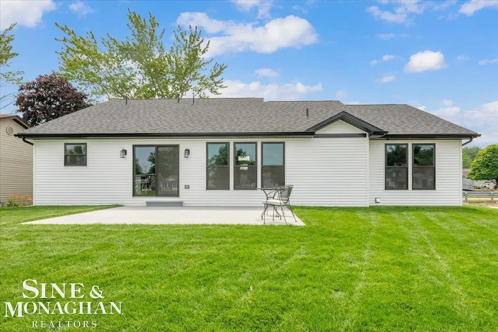 144 Channelsyde Drive Algonac City MI 48001
