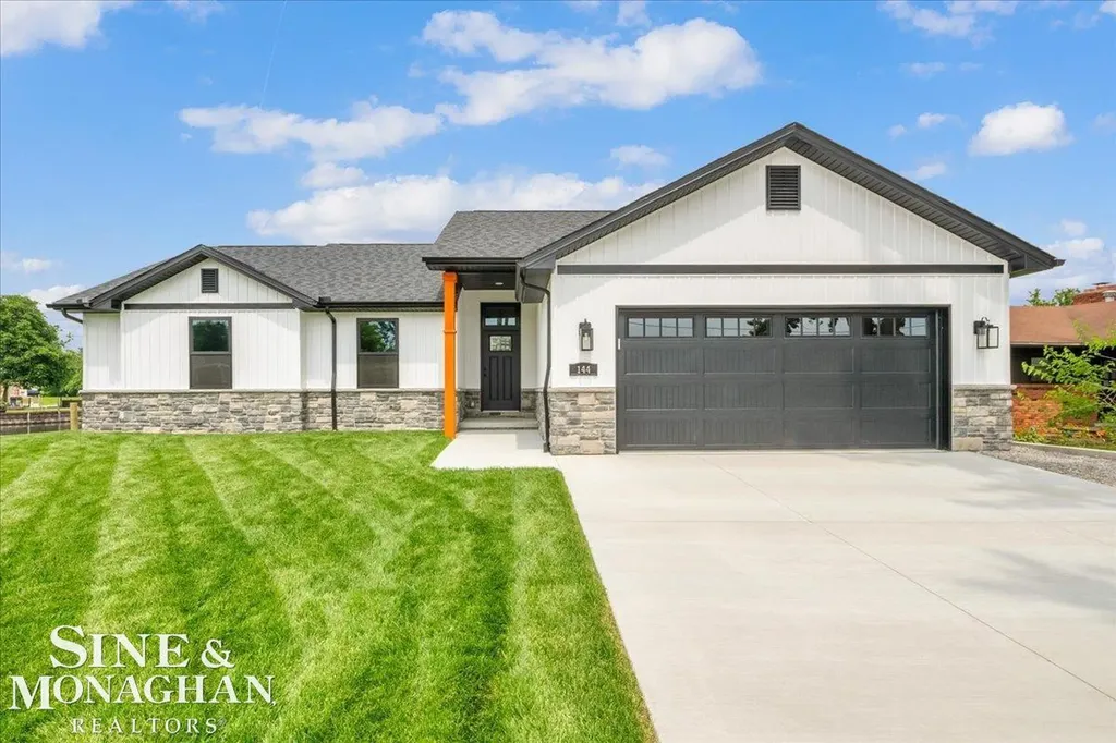 144 Channelsyde Drive Algonac City MI 48001
