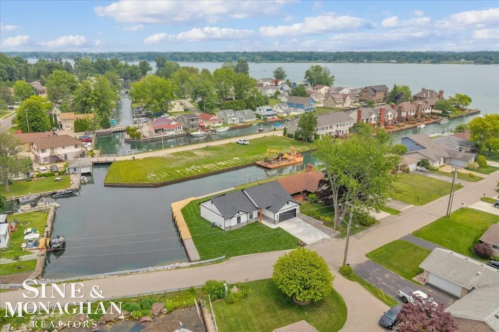 144 Channelsyde Drive Algonac City MI 48001