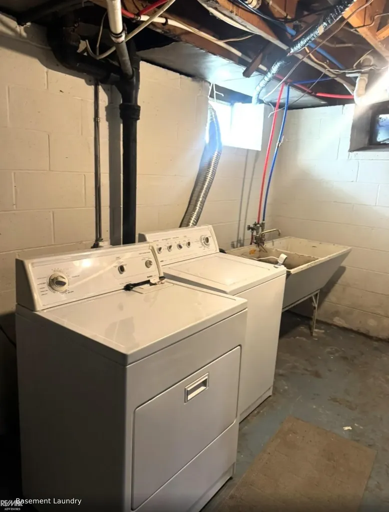 19749 Washtenaw Street Harper Woods City MI 48225