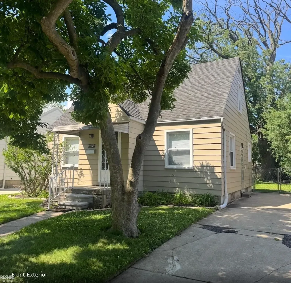 19749 Washtenaw Street Harper Woods City MI 48225