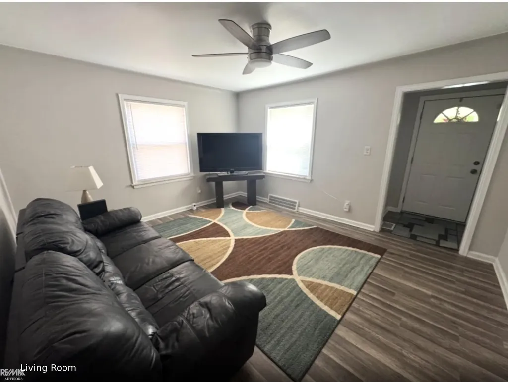 19749 Washtenaw Street Harper Woods City MI 48225
