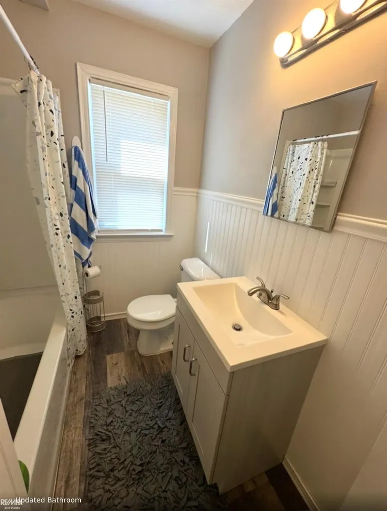 19749 Washtenaw Street Harper Woods City MI 48225