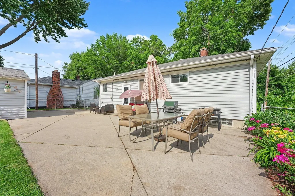 1540 Westlawn Street Mt. Clemens City MI 48043
