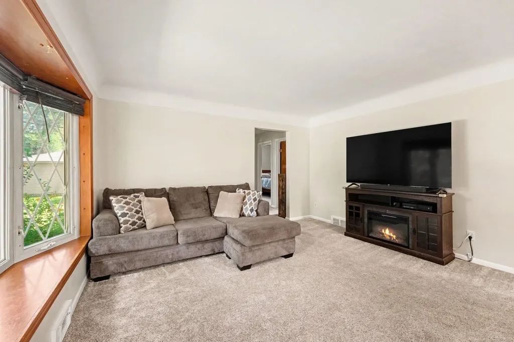 1540 Westlawn Street Mt. Clemens City MI 48043