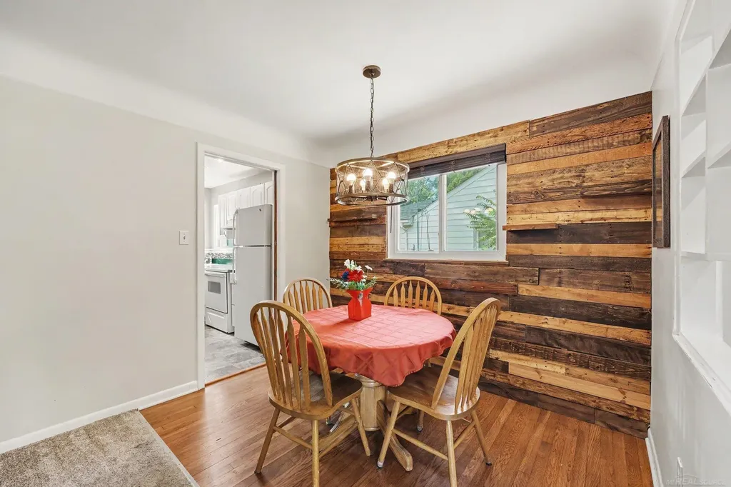 1540 Westlawn Street Mt. Clemens City MI 48043