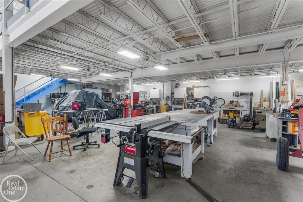 32230 Garfield Road Fraser City MI 48026