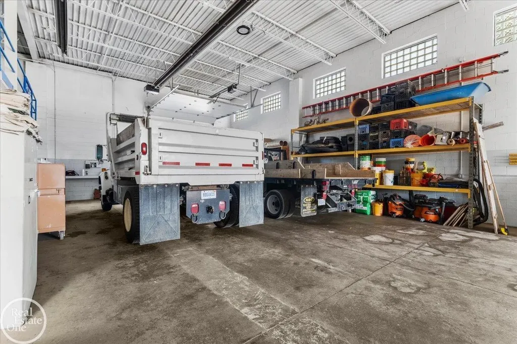 32230 Garfield Road Fraser City MI 48026