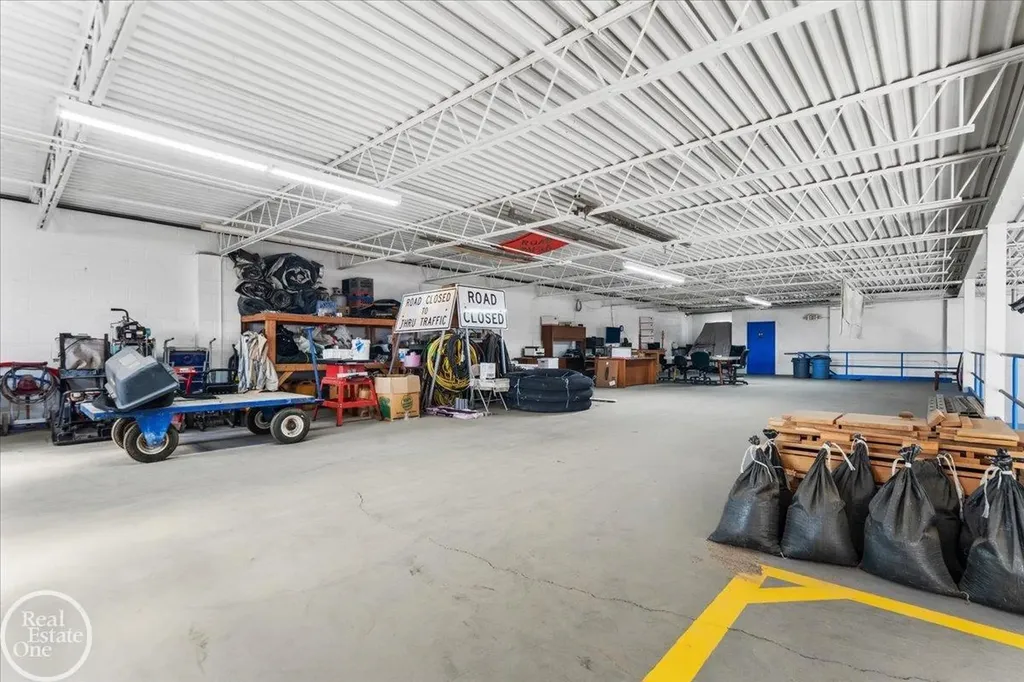 32230 Garfield Road Fraser City MI 48026