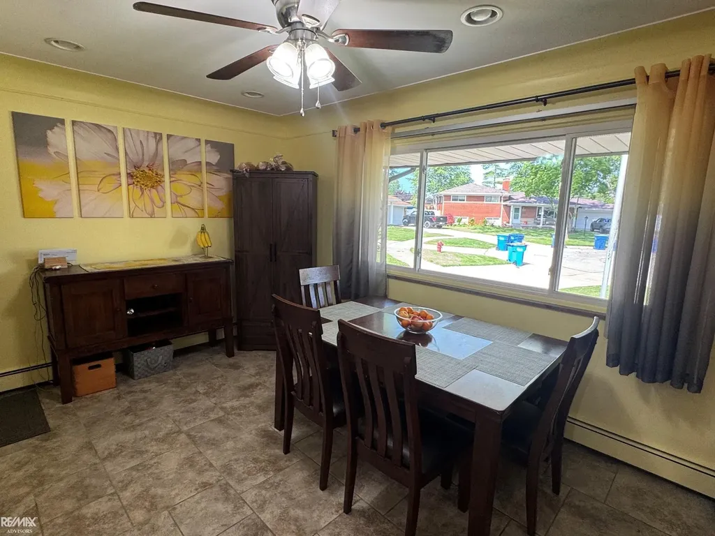 29210 Geraldine Court Warren City MI 48093