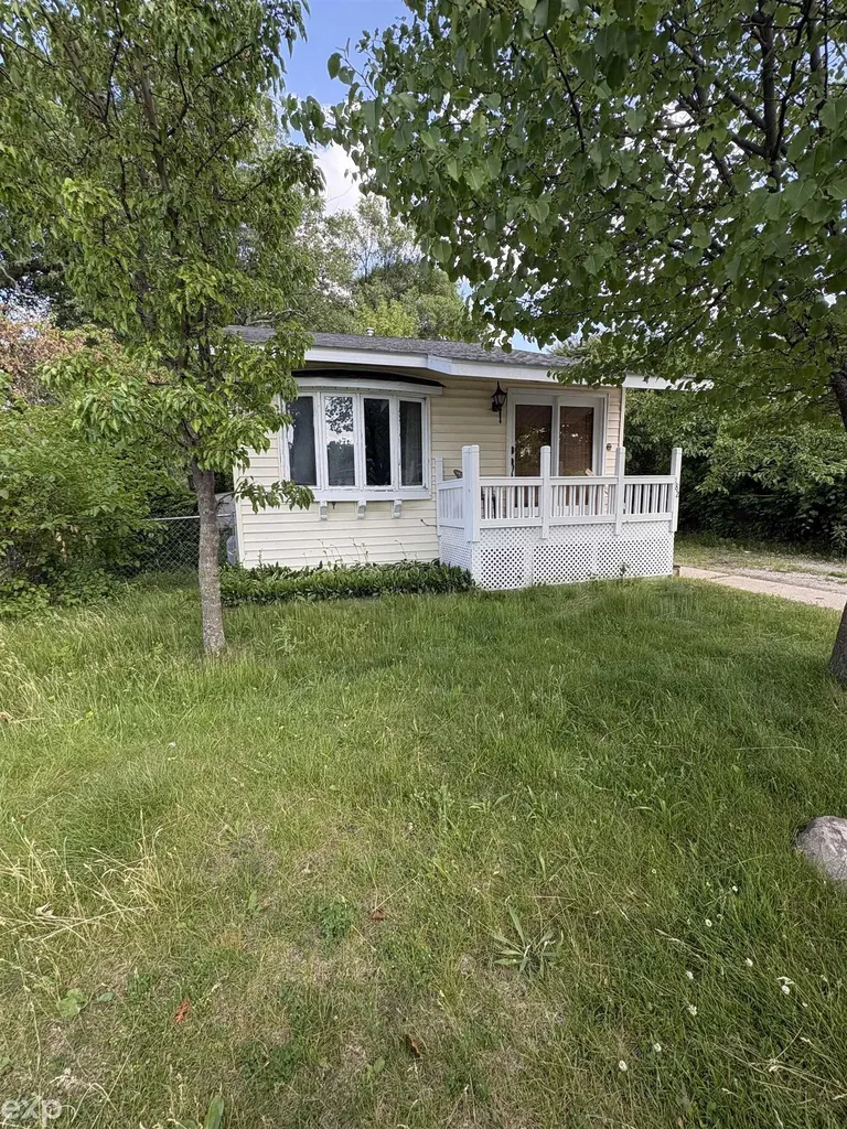 182 River Trail Drive Bangor Charter Township MI 48706