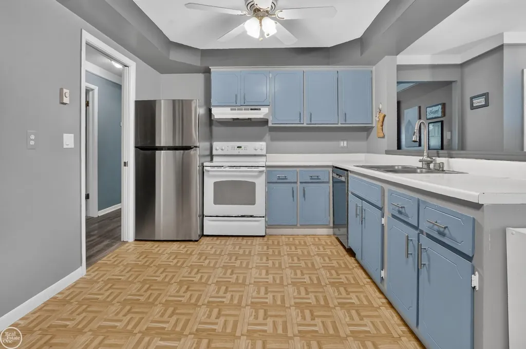 50644 Parsons Drive Shelby Charter Township MI 48317