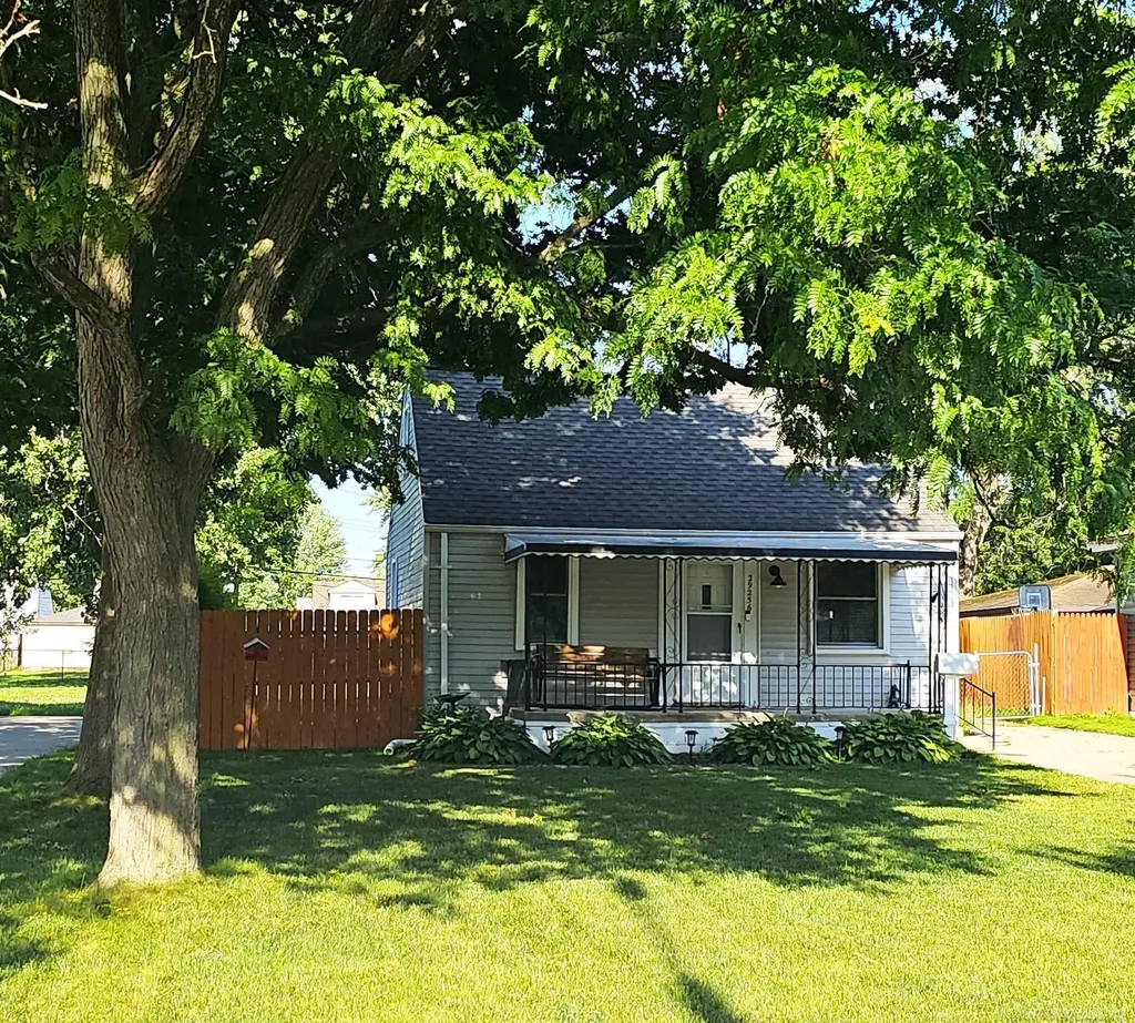 29256 Coolidge St Street Roseville City MI 48066