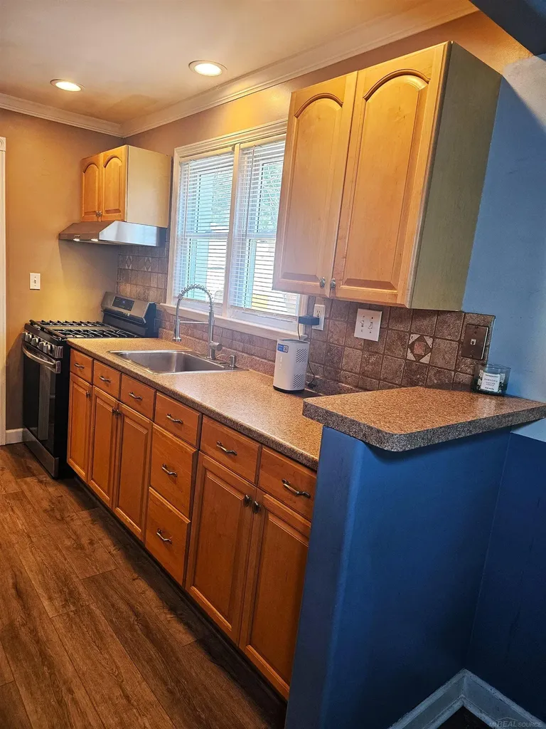 29256 Coolidge St Street Roseville City MI 48066