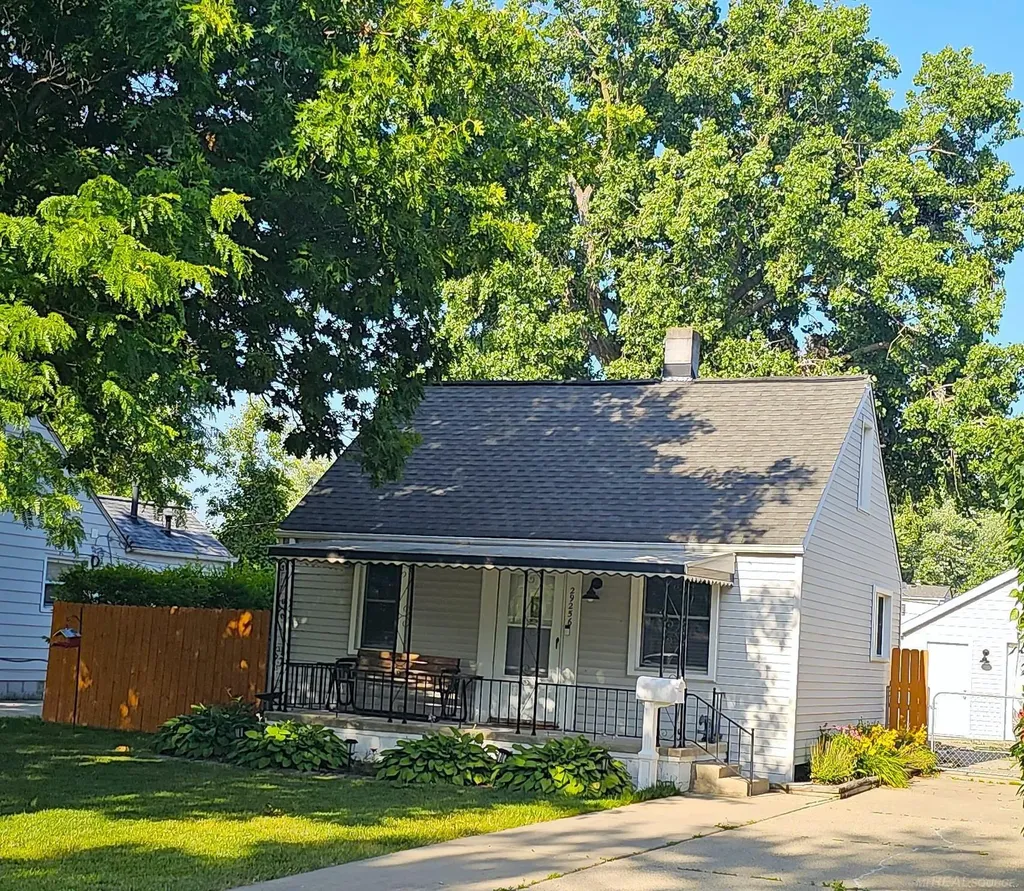 29256 Coolidge St Street Roseville City MI 48066